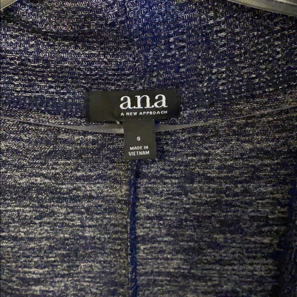 Cardigan - Picture 2 of 4